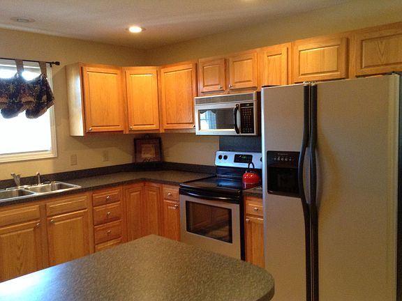 4th image of 1476 Manchester Dr