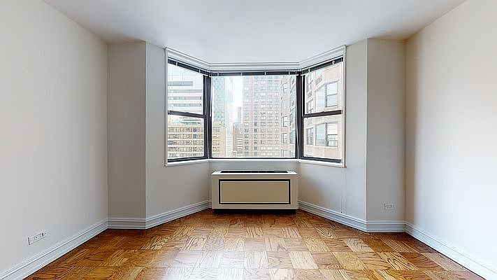 1st image of 400 E 71st St APT 19U