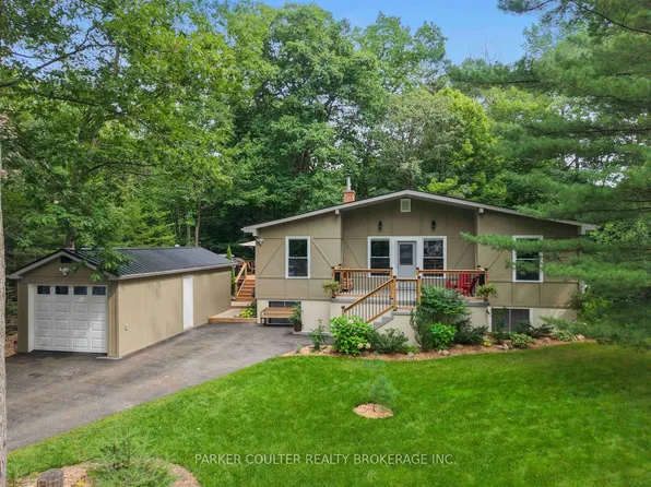 11 Duquette Ct, Tiny, ON L9M 0H3