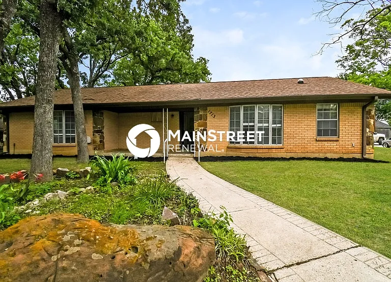 1713 Ridgeview Dr — Photo 1