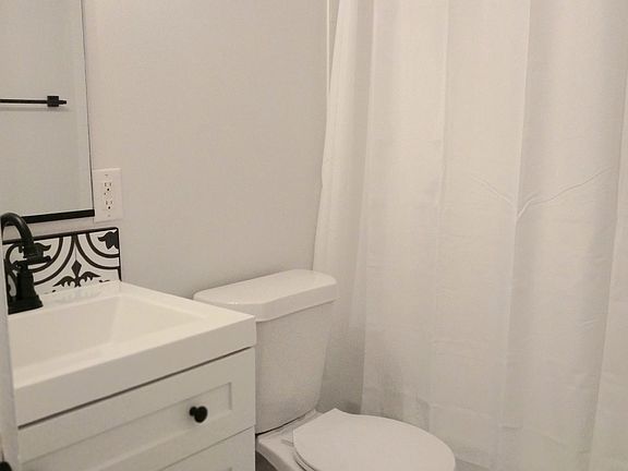 4th image of 3645 Azalea Dr