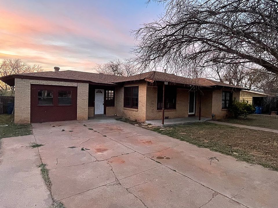 1st image of 807 Crescent Dr