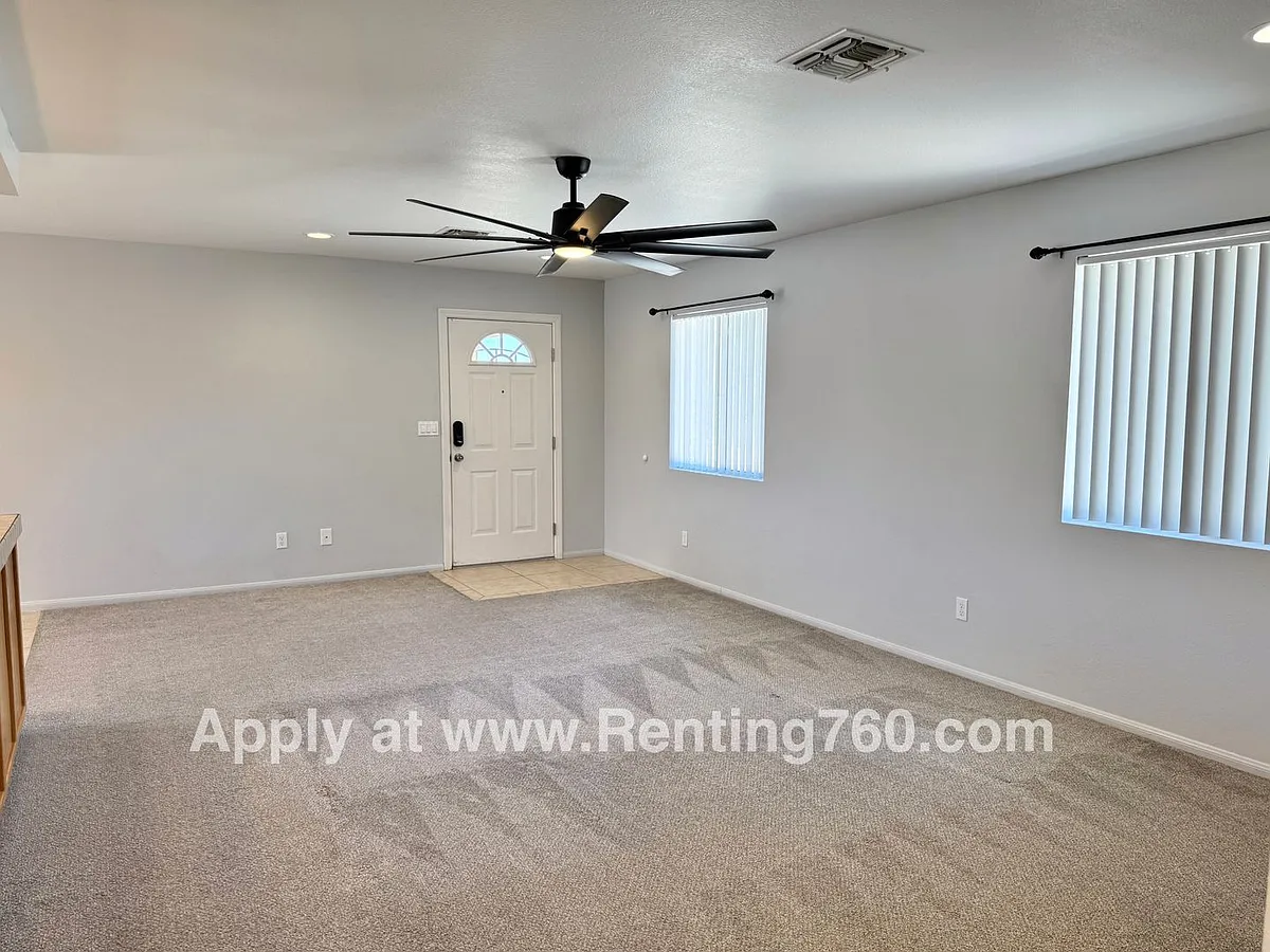 Building Photo - 6785 Saladin Ave