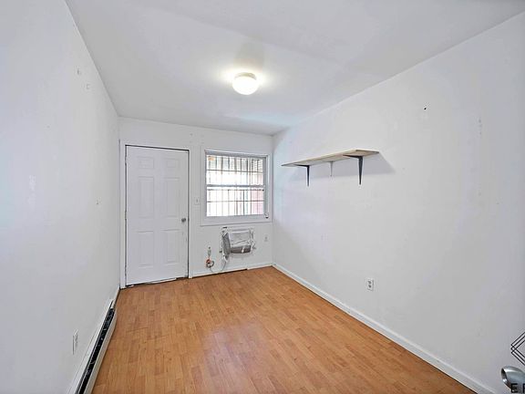 5th image of 173 Hart St #1F