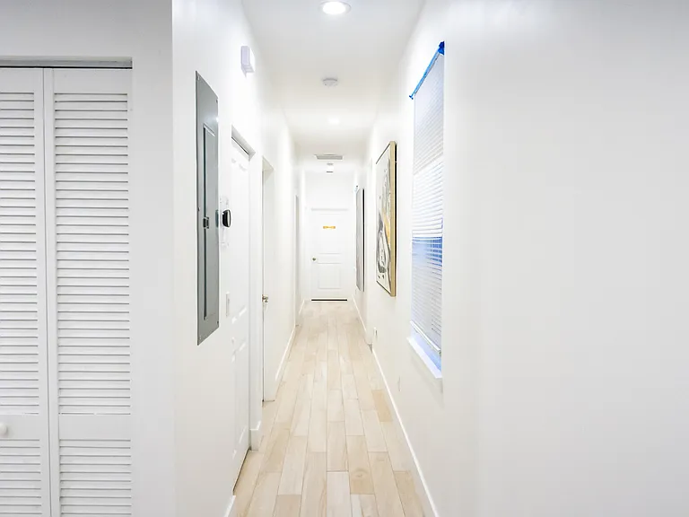 214 N C St — Photo 7