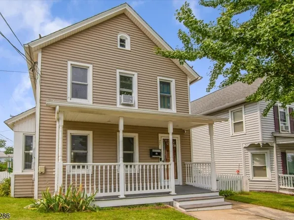 27 Moran St, Newton Town, NJ 07860