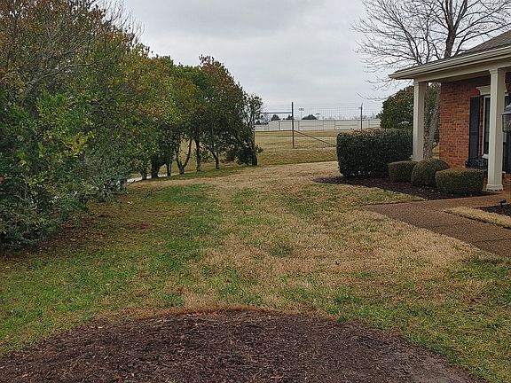 2nd image of 954 E Northfield Blvd