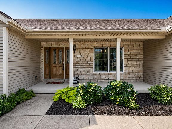 2nd image of 1453 Hickory Gate Dr