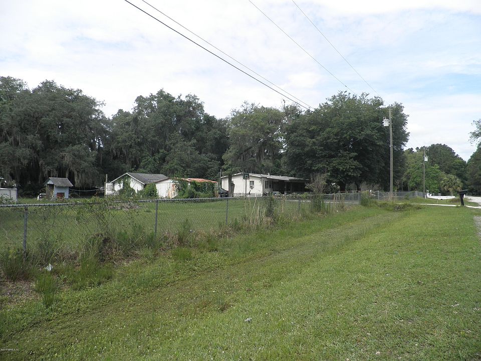 2nd image of 221 Lake Dr