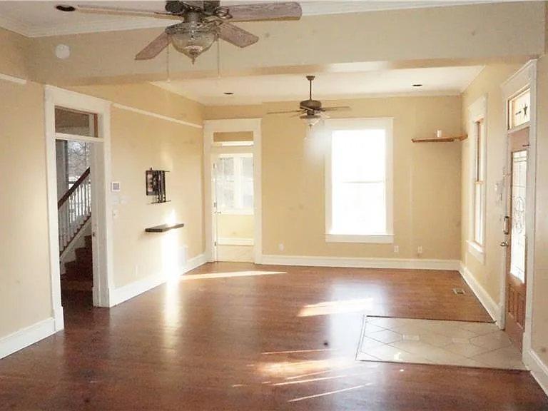 1153 San Bernard St — Photo 33