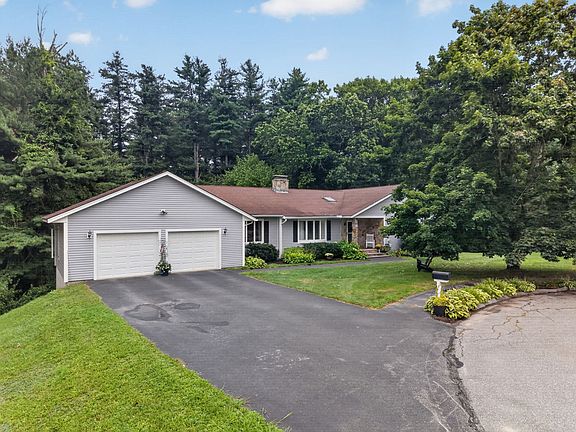 2nd image of 38 Sable Run Ln