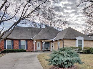 6317 W 100th Ter, Overland Park, KS 66212