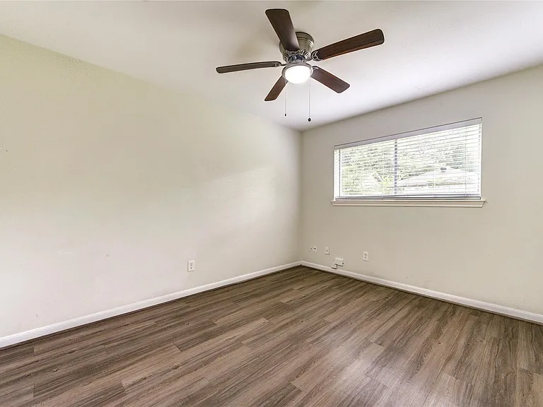 8107 Durklyn Ln — Photo 27