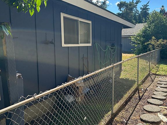 2nd image of 827 143rd Ave SE