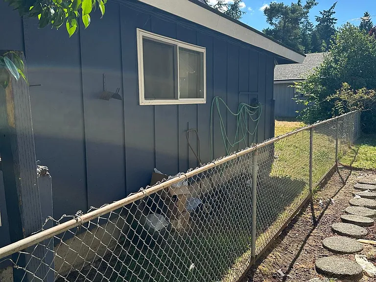 827 143rd Ave SE — Photo 2