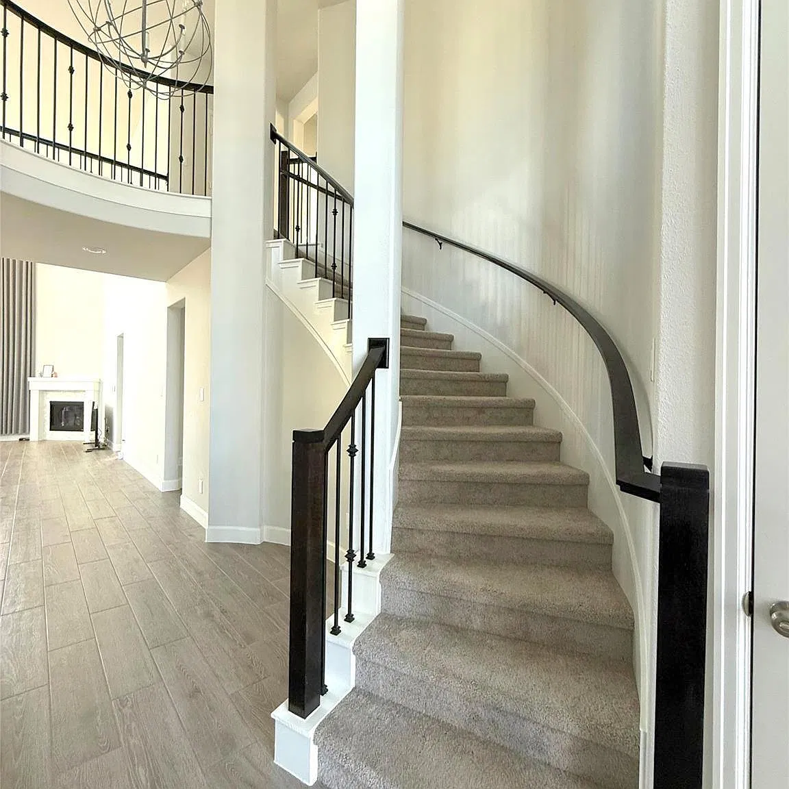 4 bed, 3.5 bath, 3477 sqft, $4,290 — Photo 2