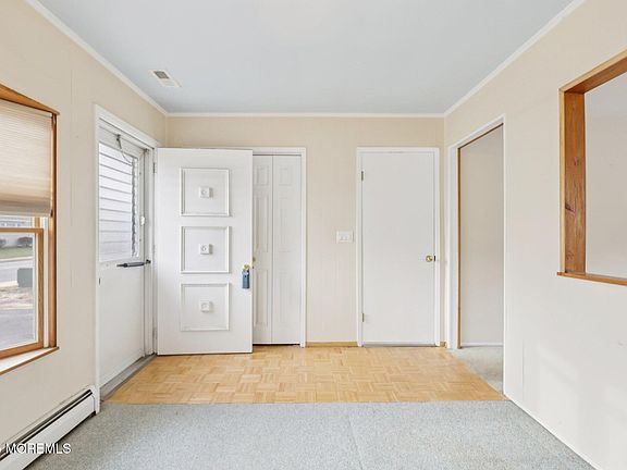 5th image of 192 Charlotteville Drive S