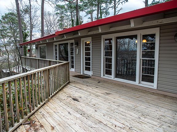 2nd image of 100 Hamilton Oaks Dr