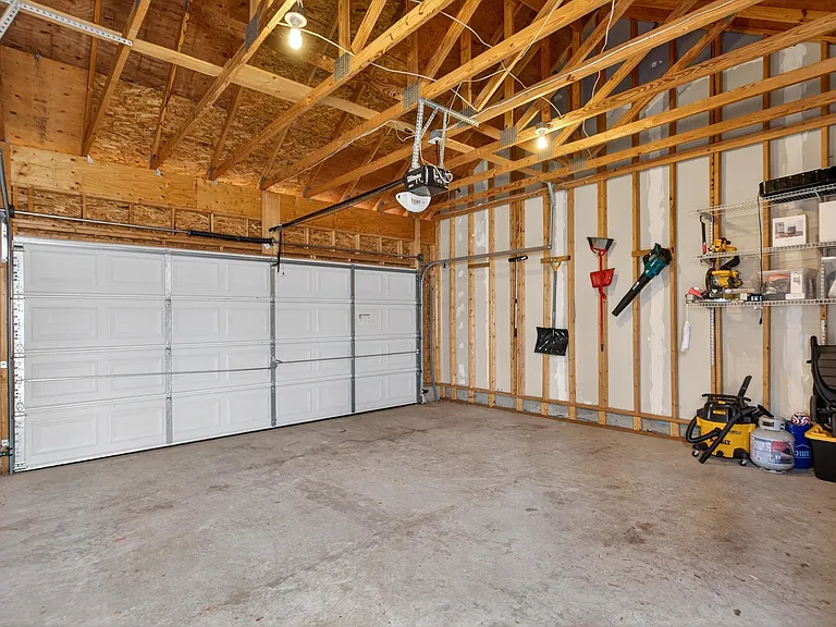 2417 Abington Dr — Photo 40