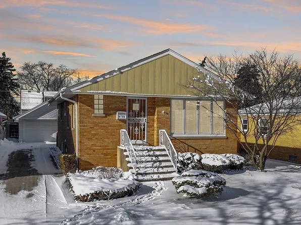 8136 N Ozark Ave, Niles, IL 60714