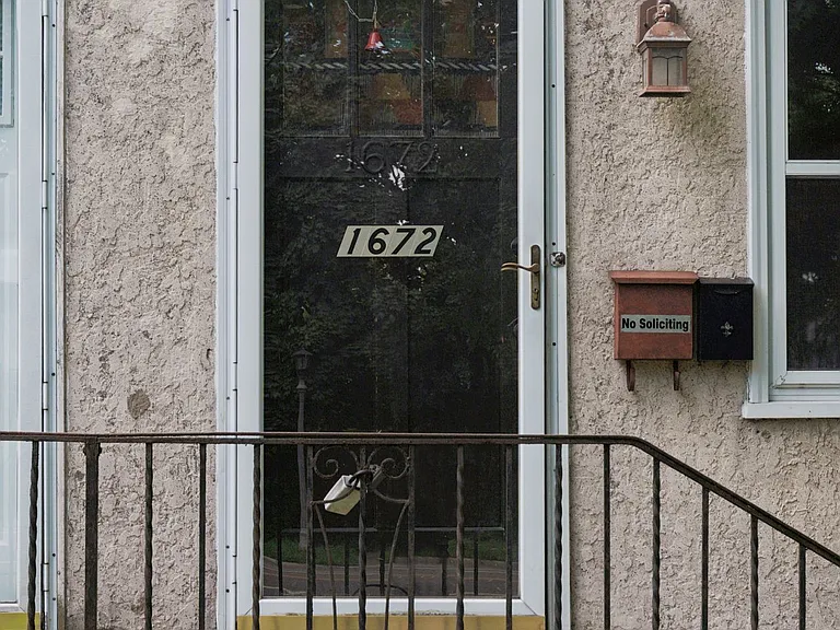 1672 Randolph Ave — Photo 4