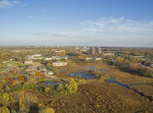 315 Townes Ln, Wayzata, MN 55391