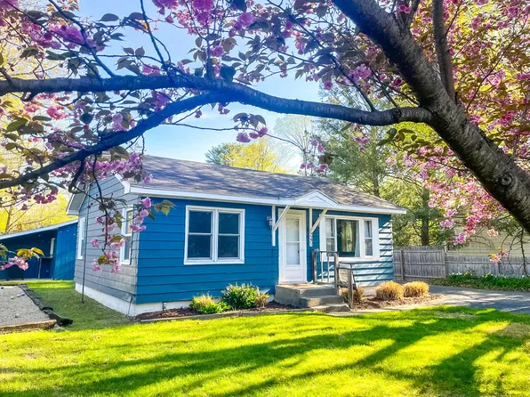 7271 Harbert Rd, Sawyer, MI 49125