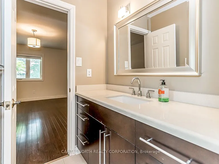 4 Prescott Ct — Photo 31