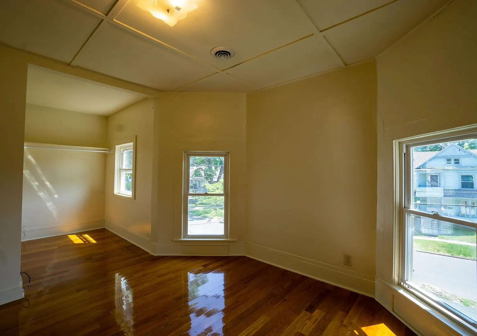 556 Columbus Ave- Second Floor 3 Bedroom Flat Available June 1, 2027 — Photo 3