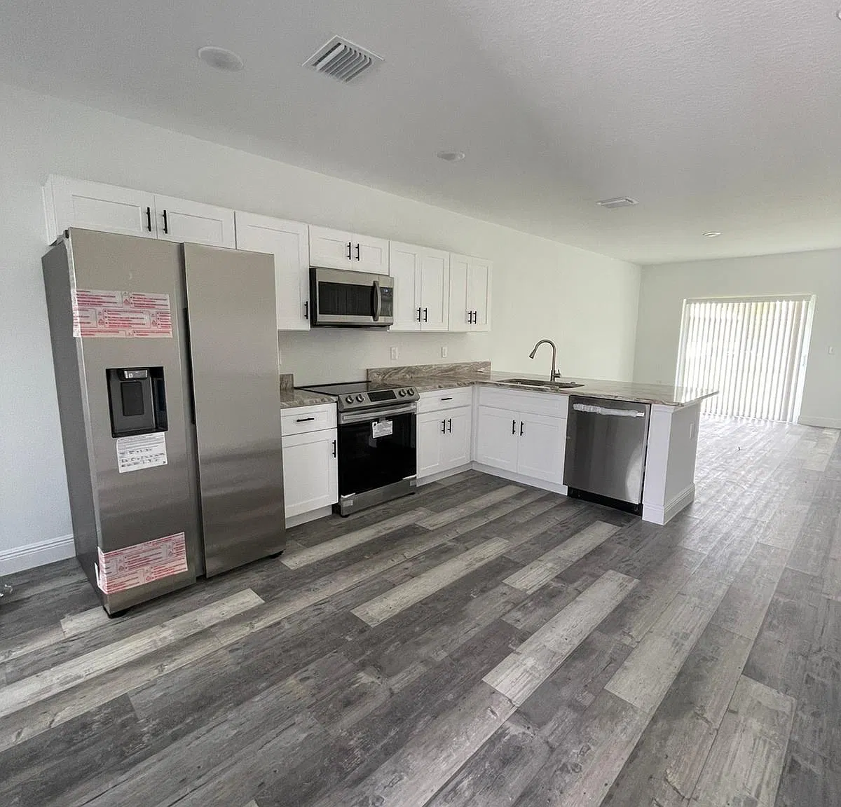 346 Clermont Dr, Kissimmee, FL 34759 - B — Photo 3