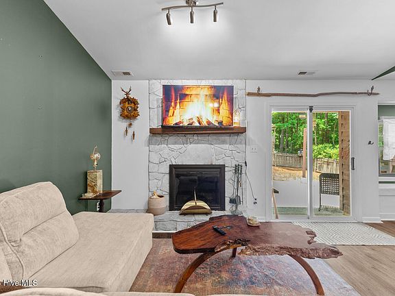 4th image of 101 Riverbend Road