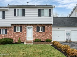 4 Osprey Ct, Howell, NJ 07731