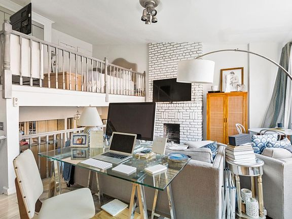 3rd image of 10 Charles St APT 4A