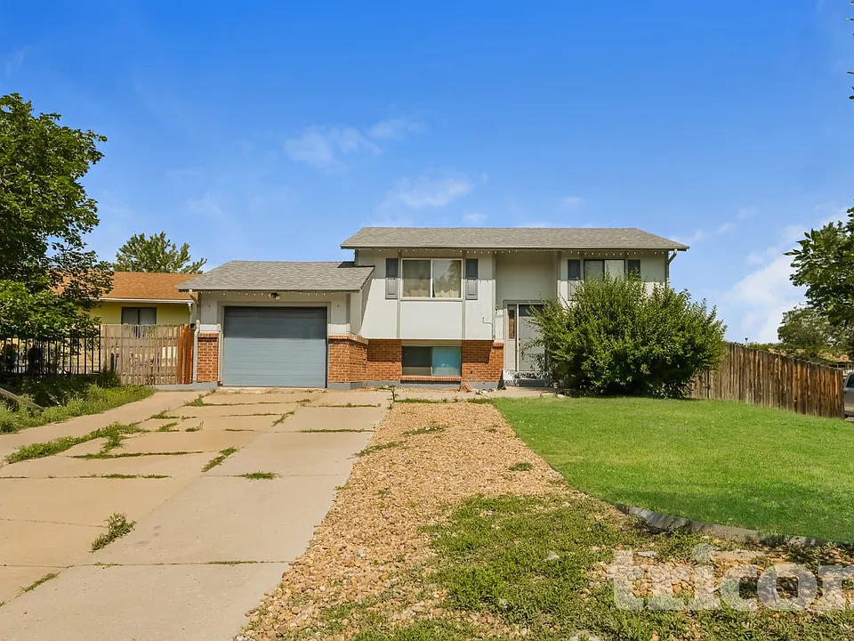 8599 Dover Ct