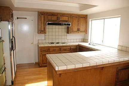 4th image of 261 N Greencroft Ave