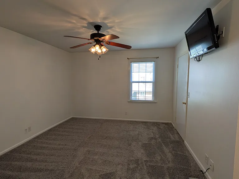 510 Basswood Ave #4 — Photo 17