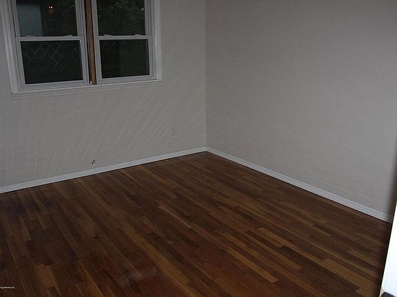 5th image of 1346 Victory Blvd