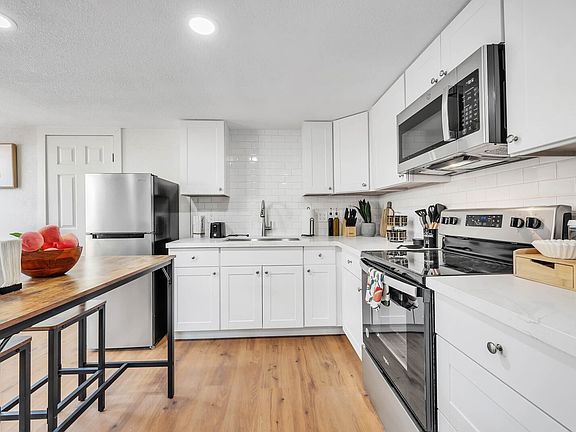 2nd image of 709 Main St #B