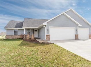 1516 Spencers Xing, Green Bay, WI 54313