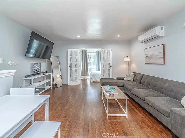 325 Cedar Ave #1 — Photo 4