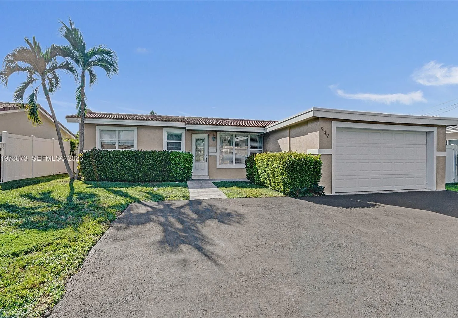 3 bed, 2.0 bath, 1403 sqft, $4,500 — Photo 1