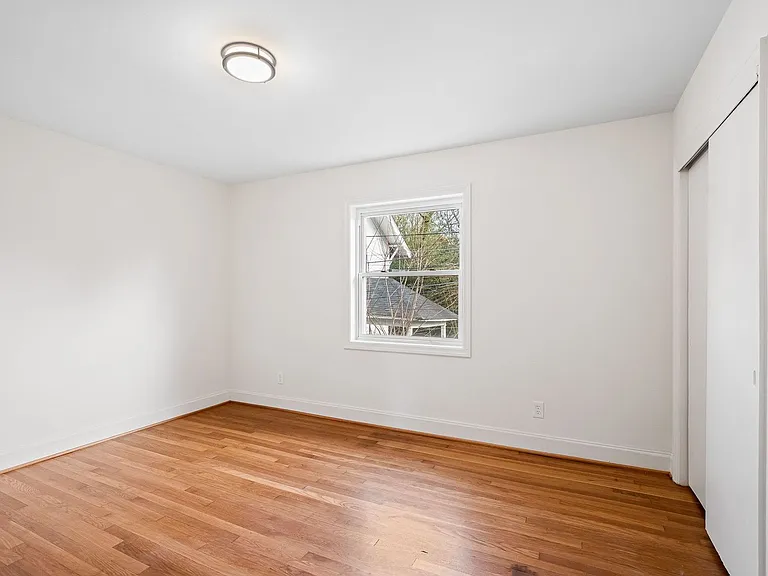 1121 West End Blvd — Photo 32