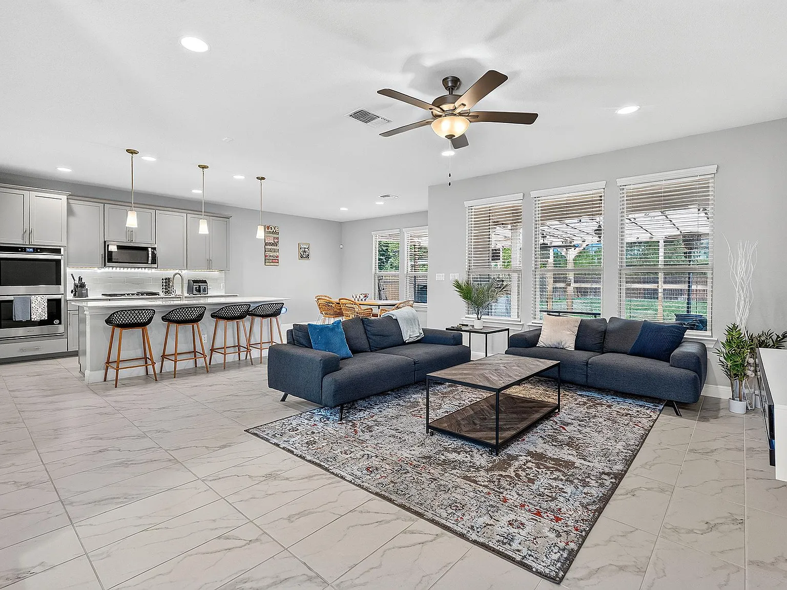 4 bed, 3.0 bath, 2507 sqft, $2,750 — Photo 2