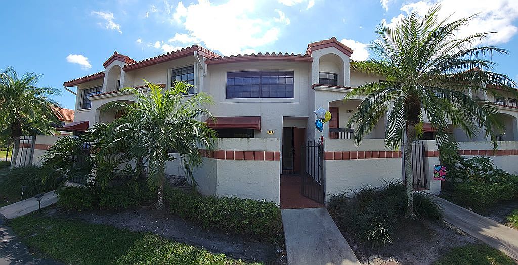 203 Liberty Ct, Deerfield Beach, FL 33442 Zillow