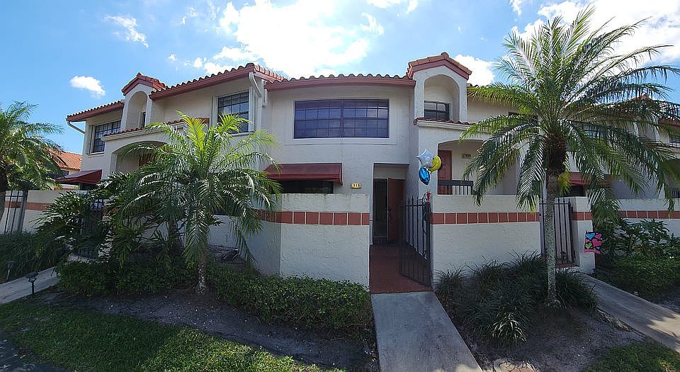 1st image of 203 Liberty Ct