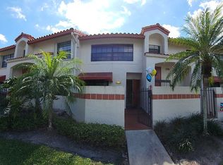 203 Liberty Ct, Deerfield Beach, FL 33442