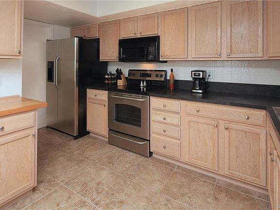 5th image of 261 E Hartford St APT 3B