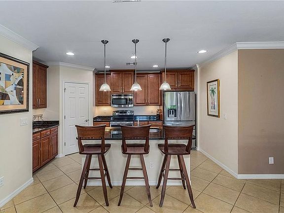 3rd image of 23560 Alamanda Dr Unit 101