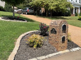 708 Lago Cir, Knoxville, TN 37922
