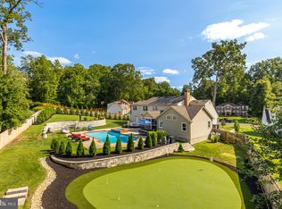 11554 Holly Briar Ln, Great Falls, VA